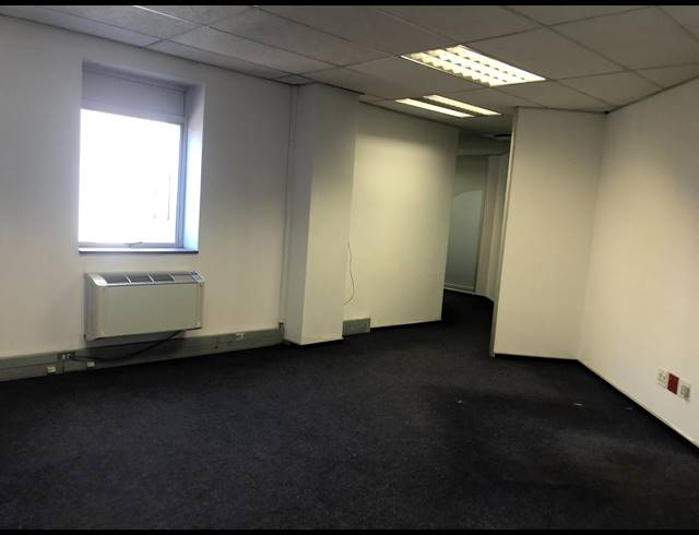 78M² OFFICE TO LET IN ROSEBANK